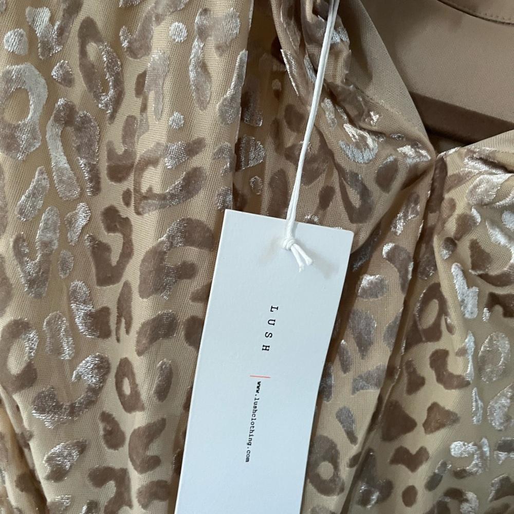Cutout Crop Top-Velvet Cheetah Print Design - Picture 7 of 8